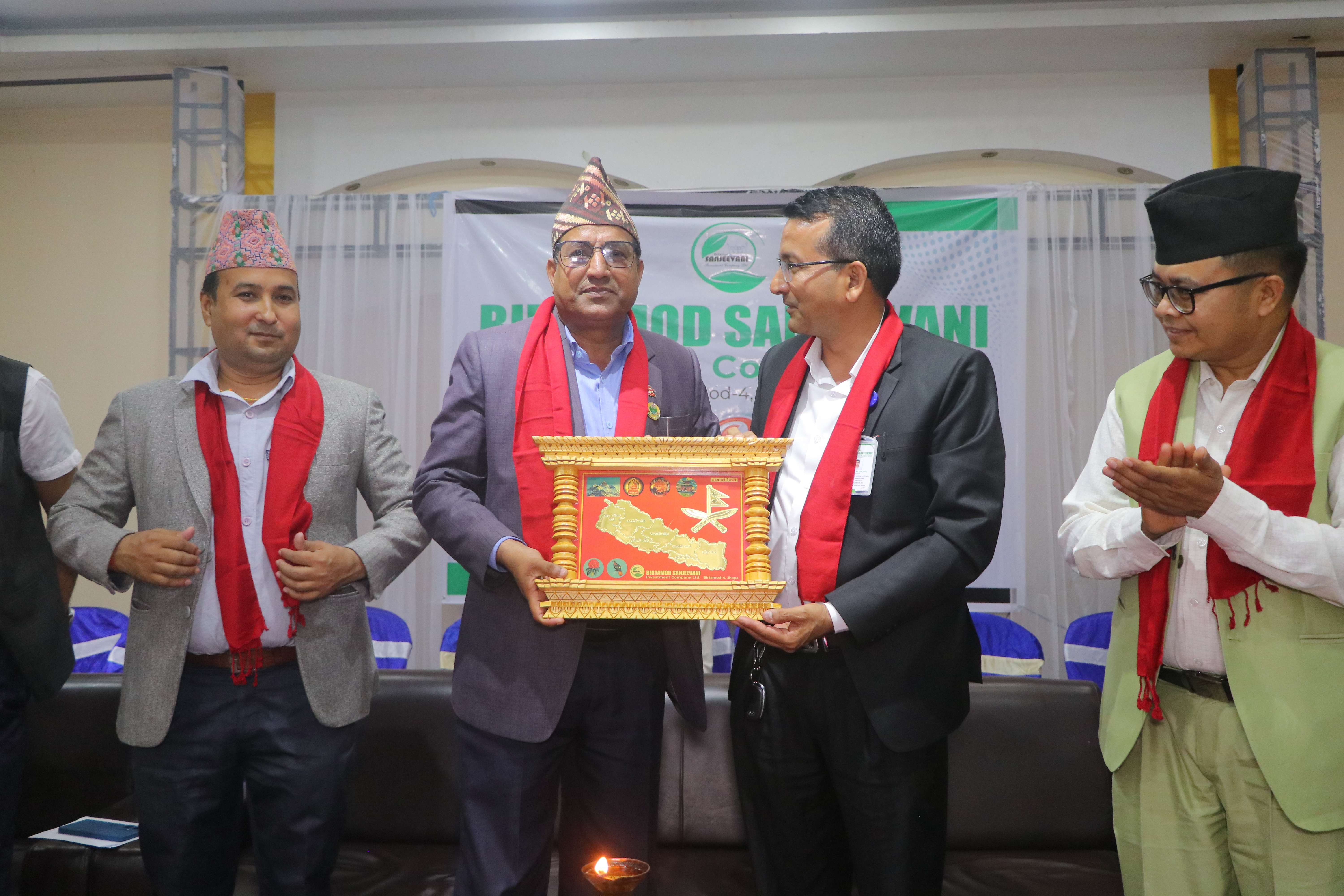 Certificate presentation moment